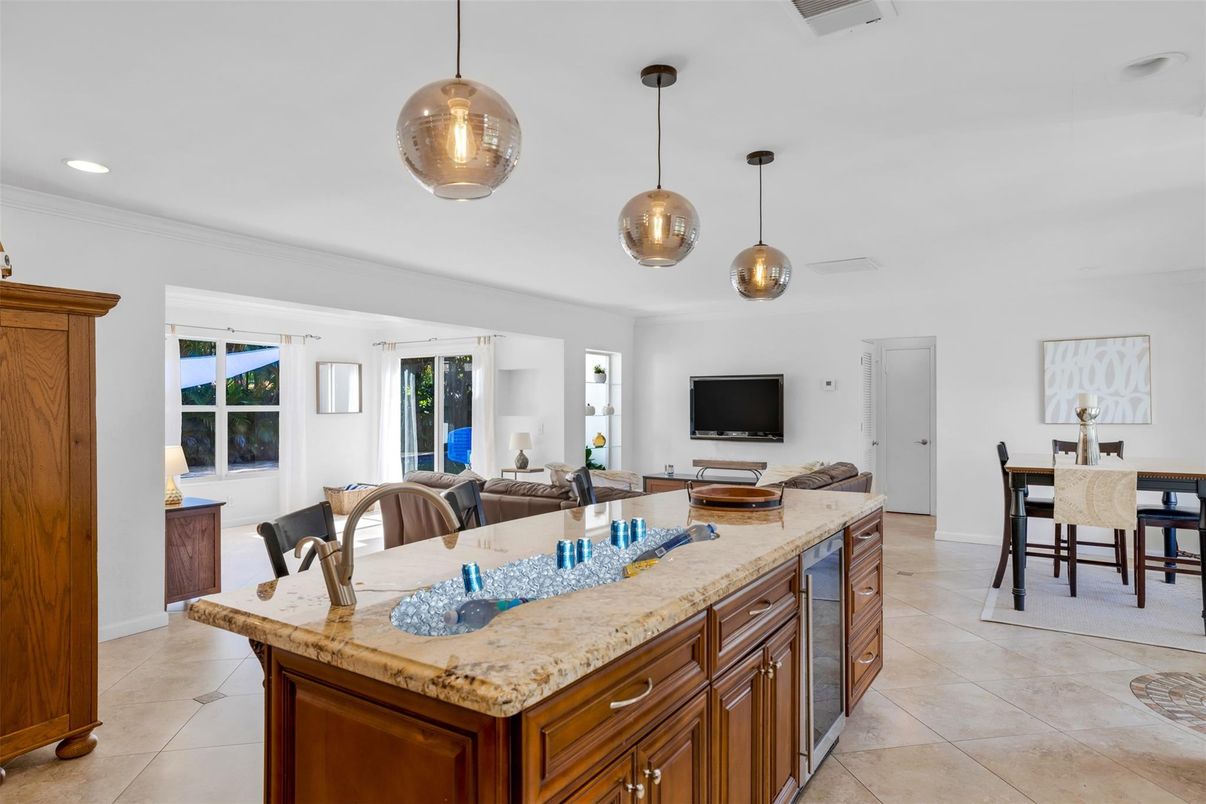 Dining room, Interior, Kitchen, Living room, Pendant Lights, Recessed Lighting