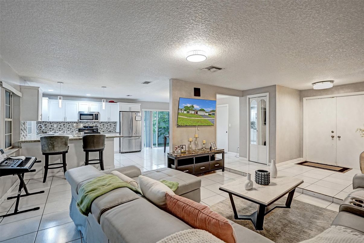 Interior, Kitchen, Living room, Recessed Lighting, Stainless Steel Appliances