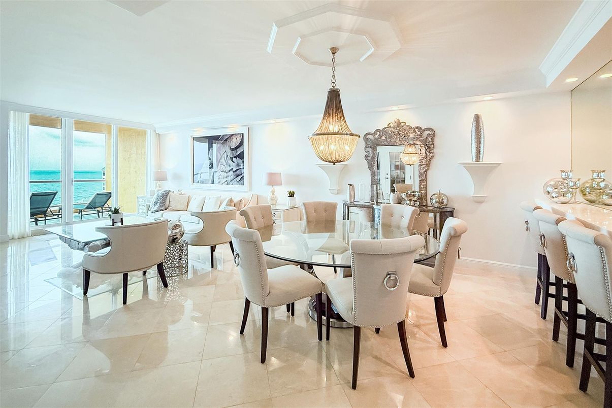 Chandelier, Dining room, Interior, Recessed Lighting, Water