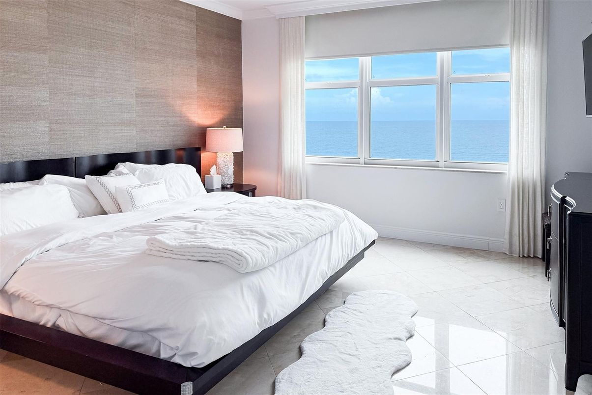 Bedroom, Interior, Water