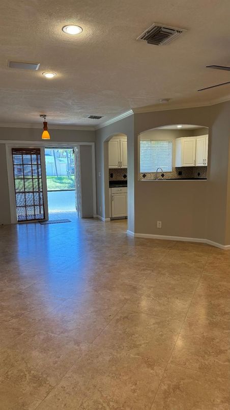 Empty room, Interior, Recessed Lighting