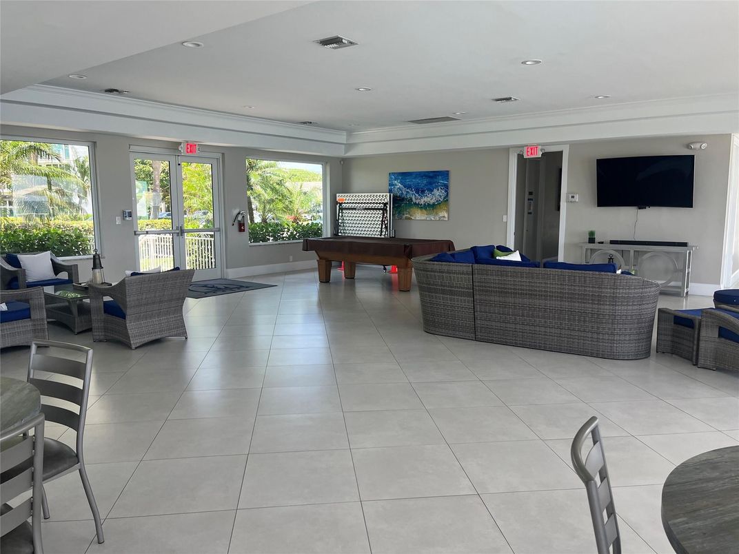 Billiard Table, Game Room, Interior, Living room, Recessed Lighting