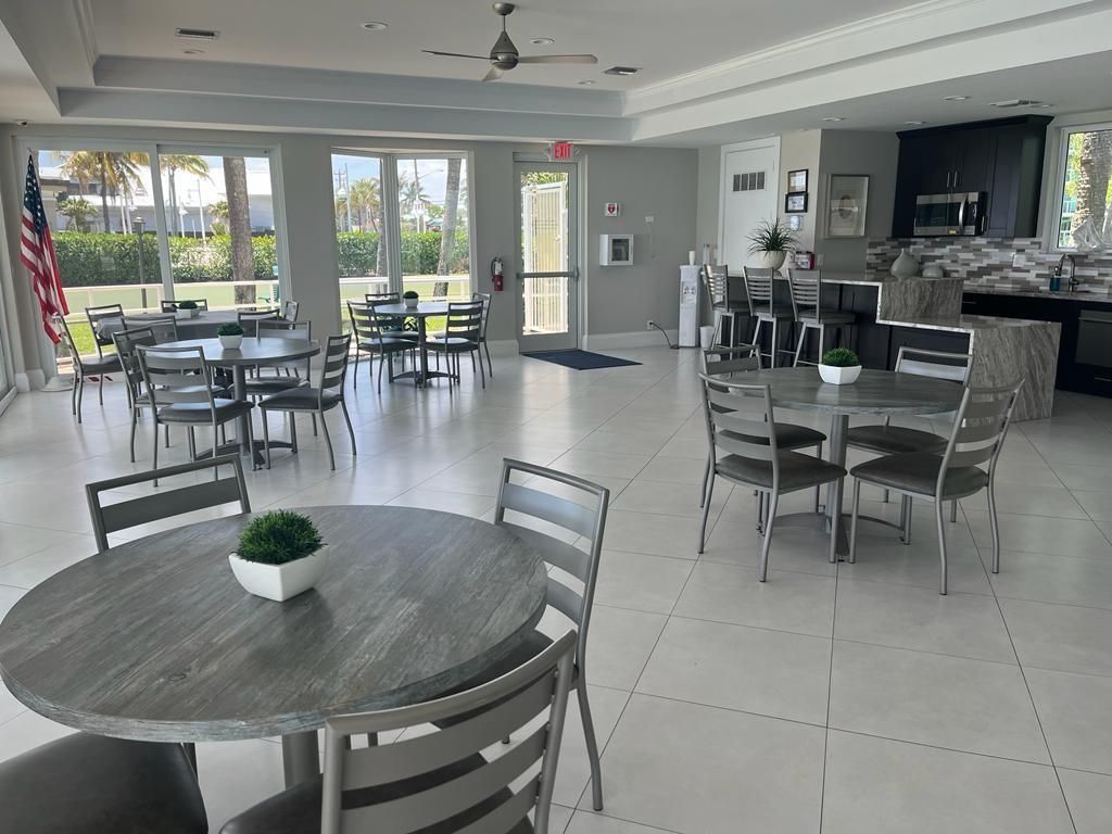 Dining room, Interior, Kitchen, Recessed Lighting