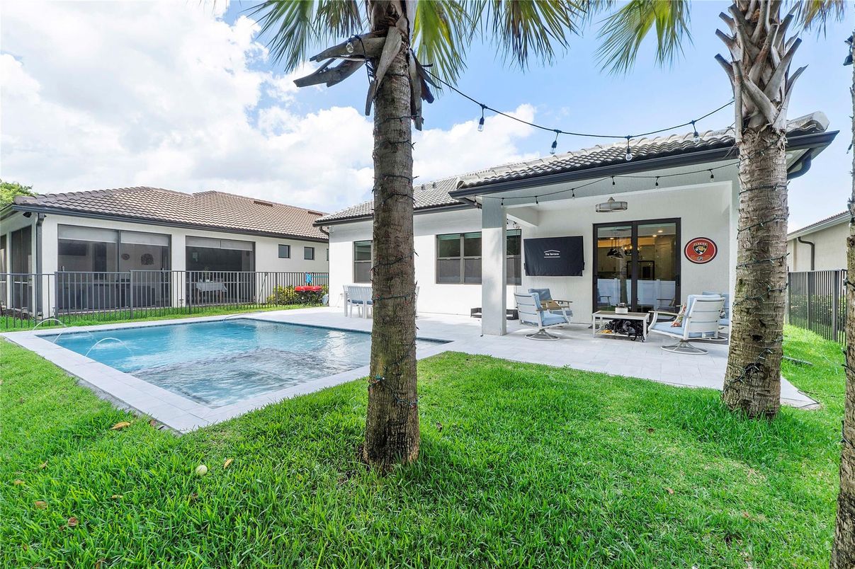 Backyard, Exterior, Pool
