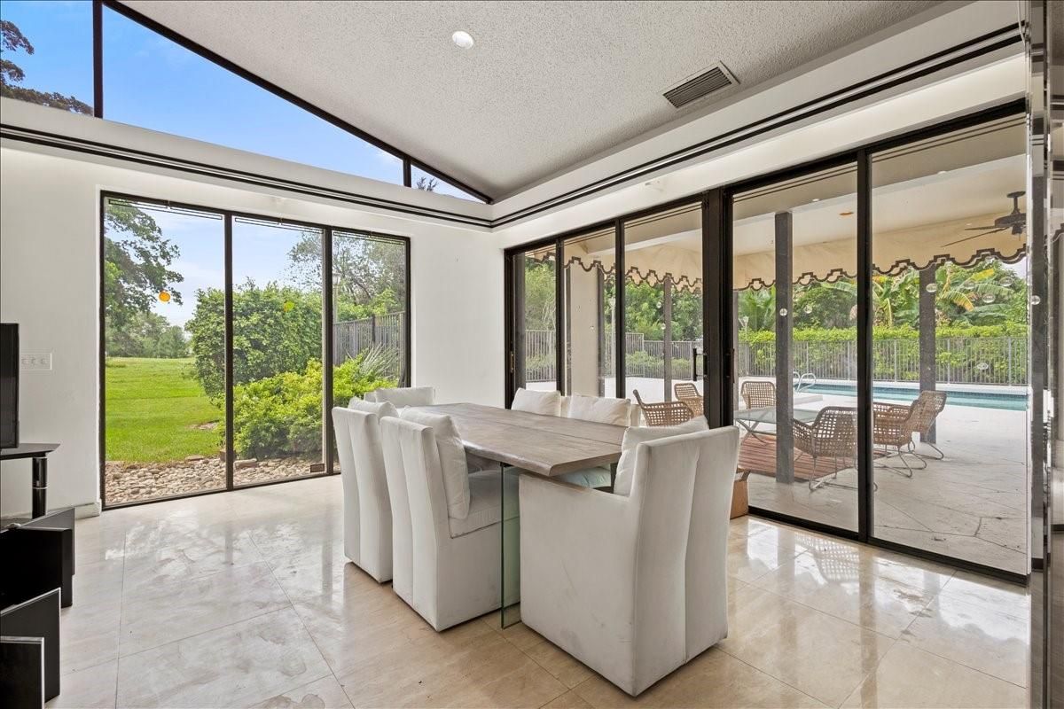Dining room, Interior, Recessed Lighting, Sun Room