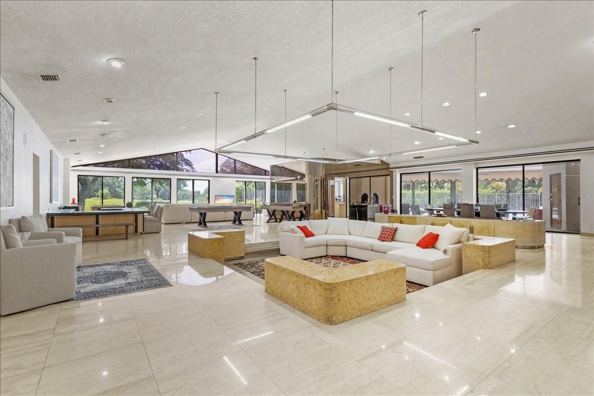 Interior, Living room, Pendant Lights, Recessed Lighting