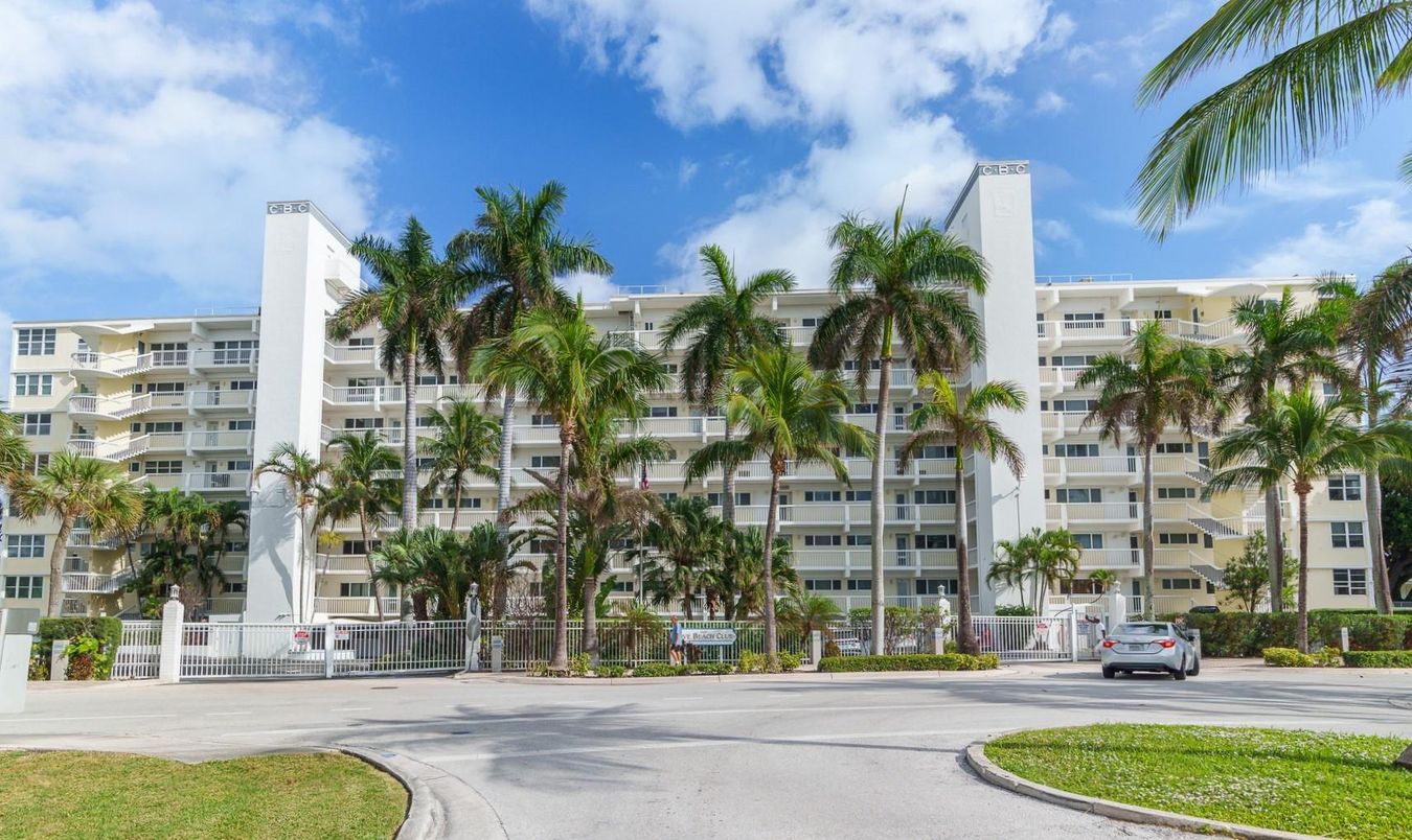 Exterior, Facade, Condo Building