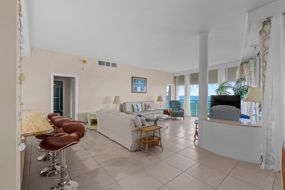 Interior, Living room, Water