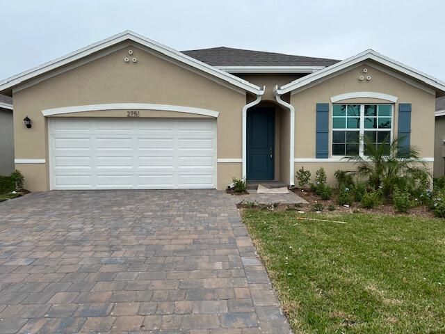 Attached, Exterior, Facade, Ranch