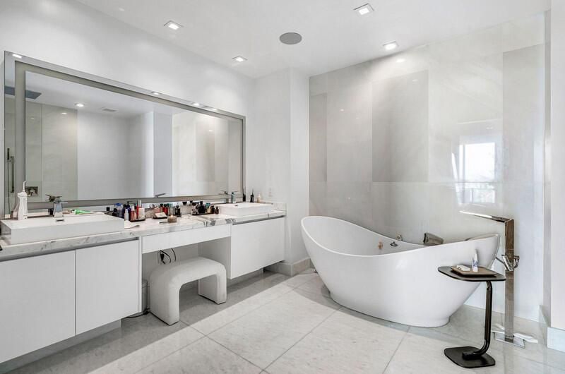 Bathroom, Dual Sink Vanities, Free Standing Baths, Interior, Recessed Lighting