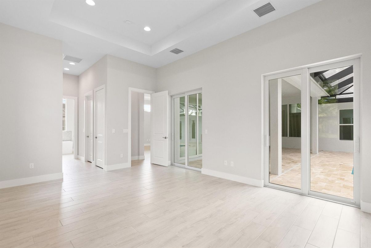 Empty room, Interior, Recessed Lighting, Wood Texture Flooring