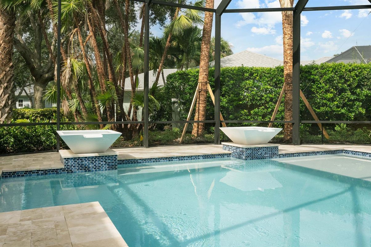 Interior, Pool, Sun Room