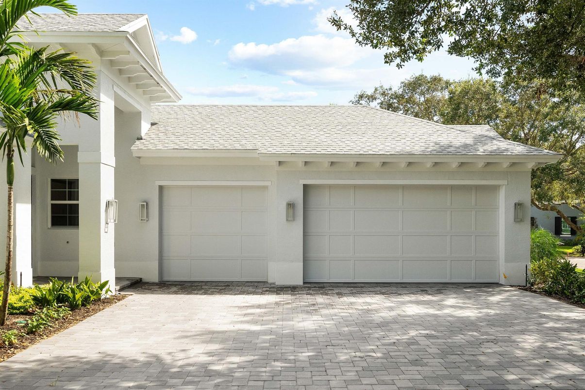 Detached Garage, Exterior