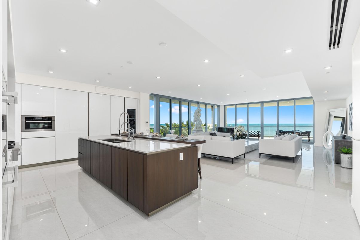 Interior, Kitchen, Living room, Recessed Lighting, Water