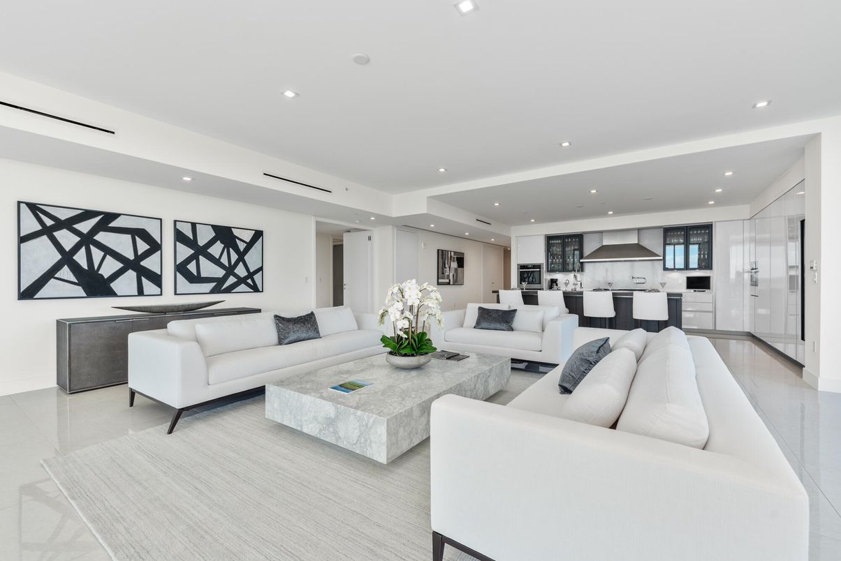 Interior, Kitchen, Living room, Recessed Lighting, Stainless Steel Appliances