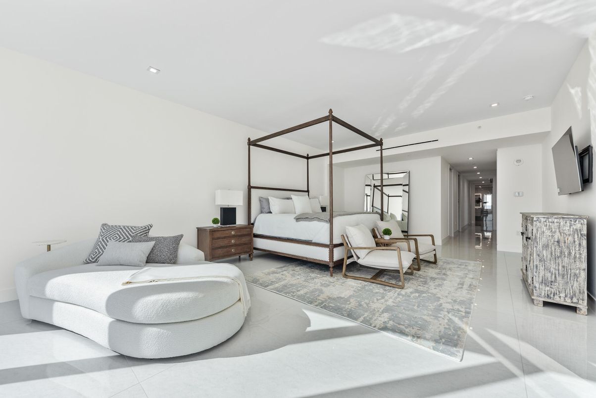 Bedroom, Interior, Recessed Lighting