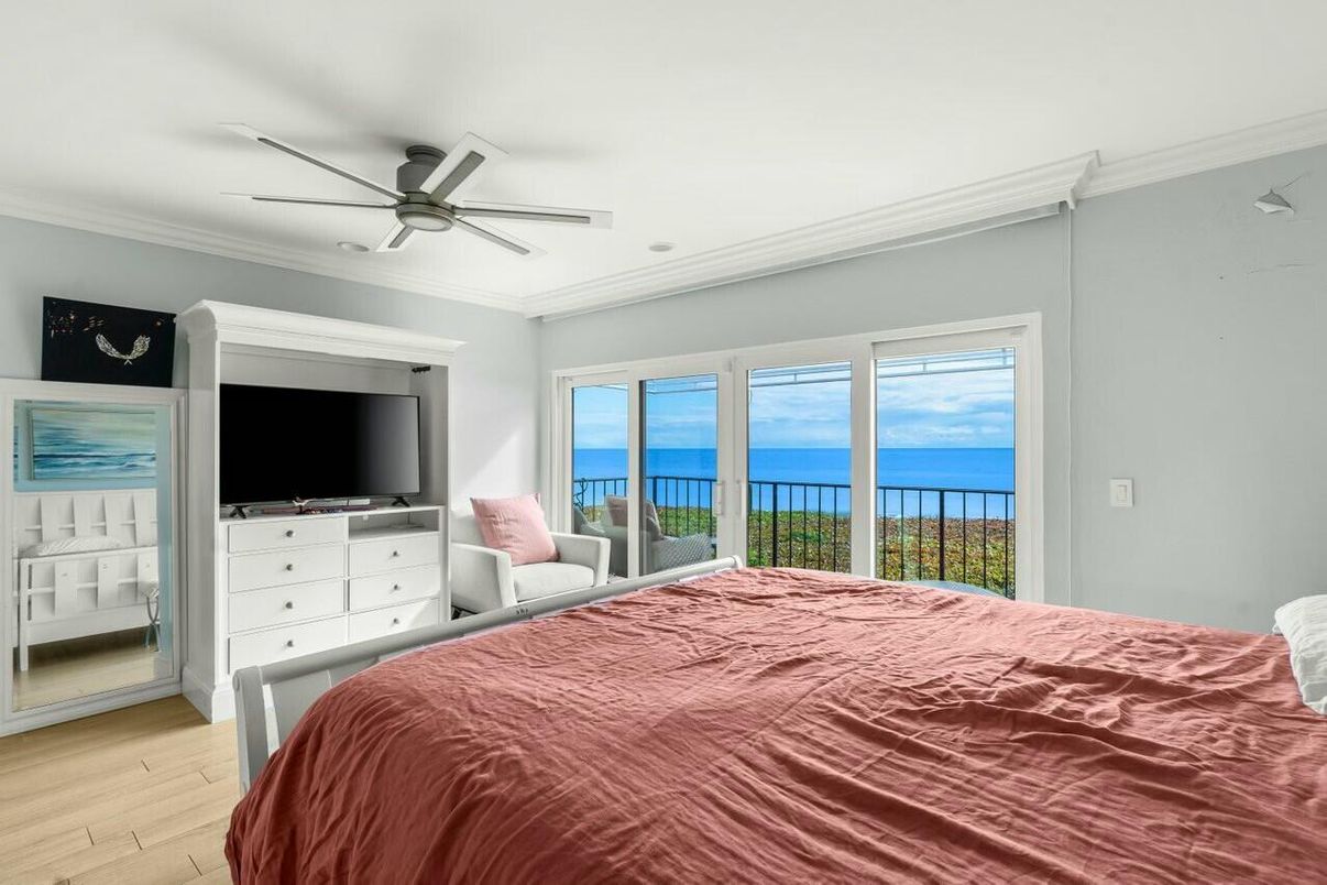 Bedroom, Interior, Water, Wood Texture Flooring
