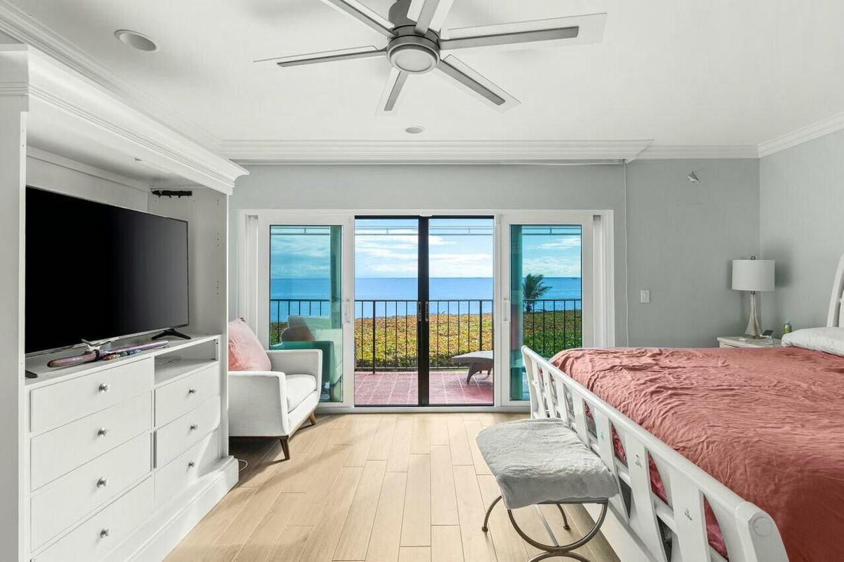 Bedroom, Interior, Water, Wood Texture Flooring
