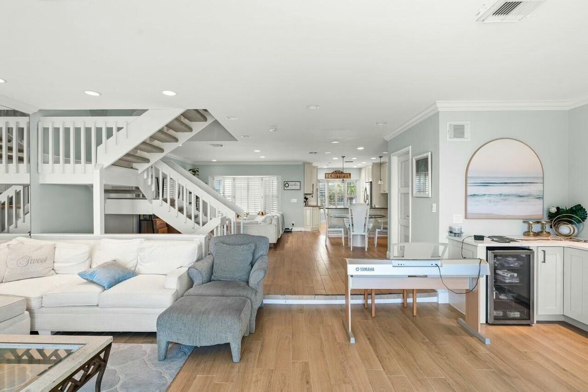 Interior, Kitchen, Living room, Pendant Lights, Recessed Lighting, Wood Texture Flooring