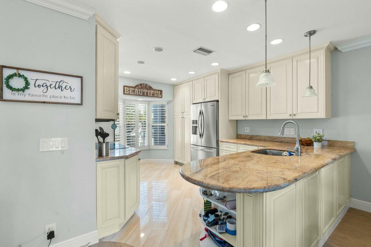 Interior, Kitchen, Pendant Lights, Recessed Lighting, Wood Texture Flooring