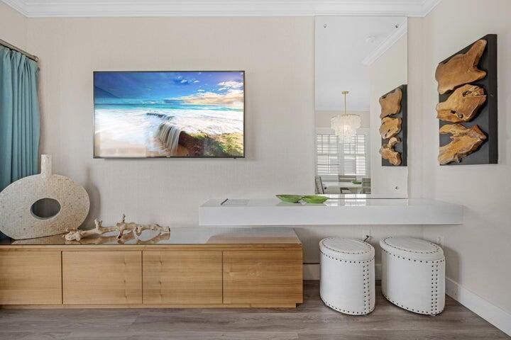 Interior, Pendant Lights, Wood Texture Flooring