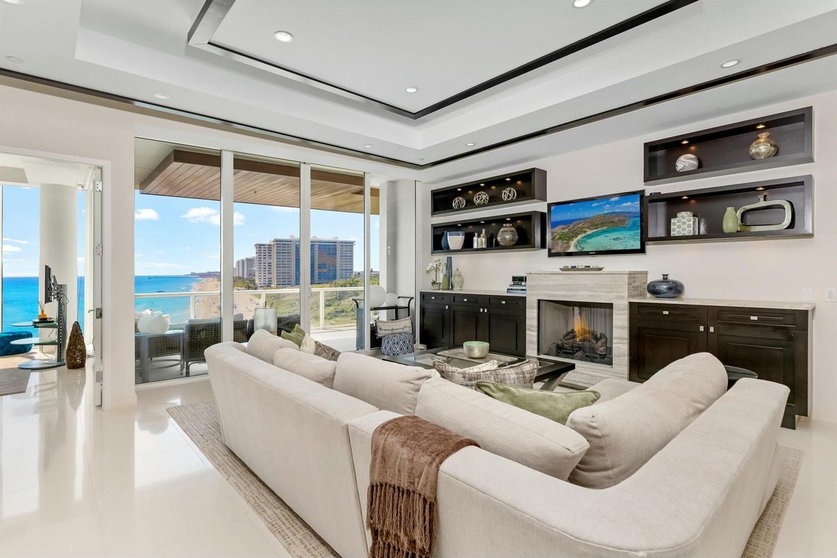 Fireplace, Interior, Living room, Recessed Lighting, Water
