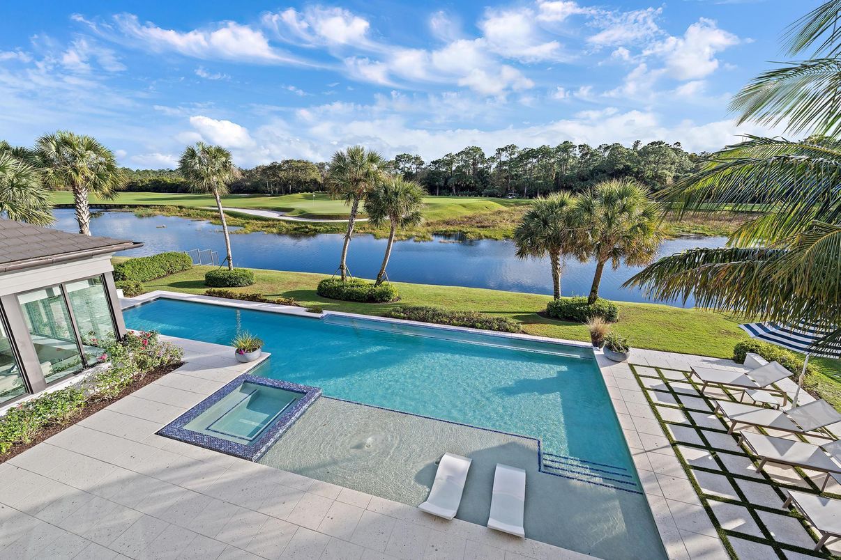 Exterior, Pool, Water