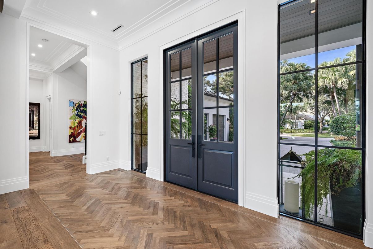 Interior, Recessed Lighting, Wood Texture Flooring