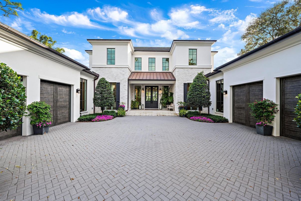 Attached, Exterior, Facade, Mediterranean