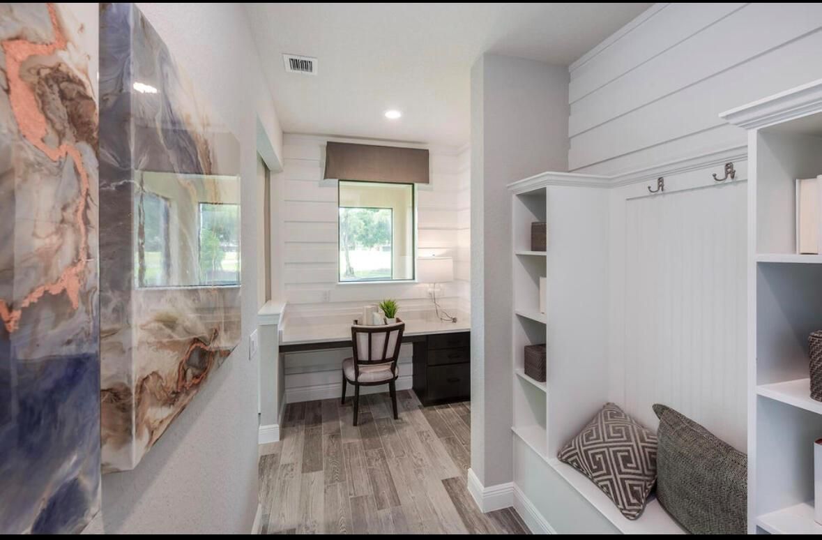 Interior, Recessed Lighting, Wood Texture Flooring
