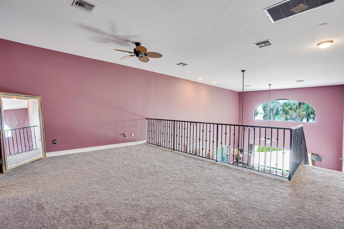 Empty room, Interior, Recessed Lighting