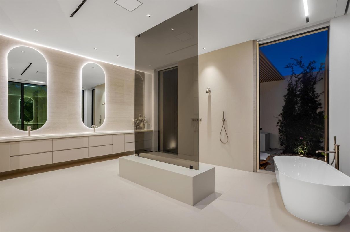 Bathroom, Dual Sink Vanities, Free Standing Baths, Interior, Recessed Lighting