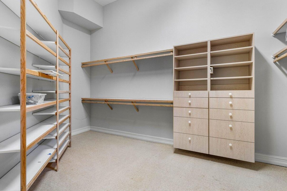 Interior, Walk-in Closets