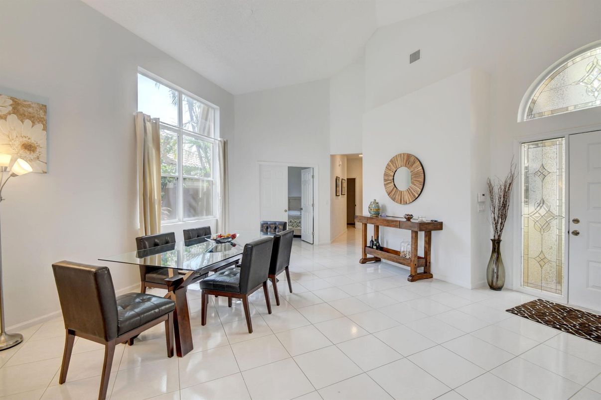 Dining room, Interior