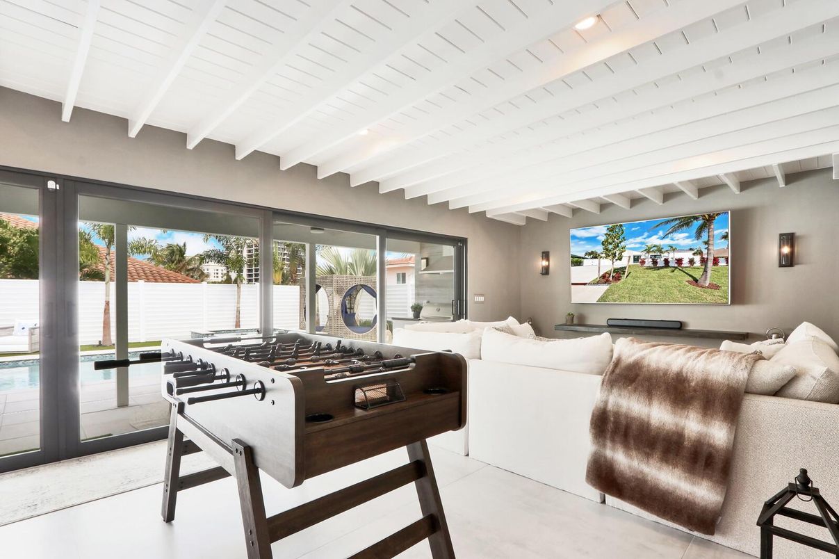 Game Room, Interior, Living room