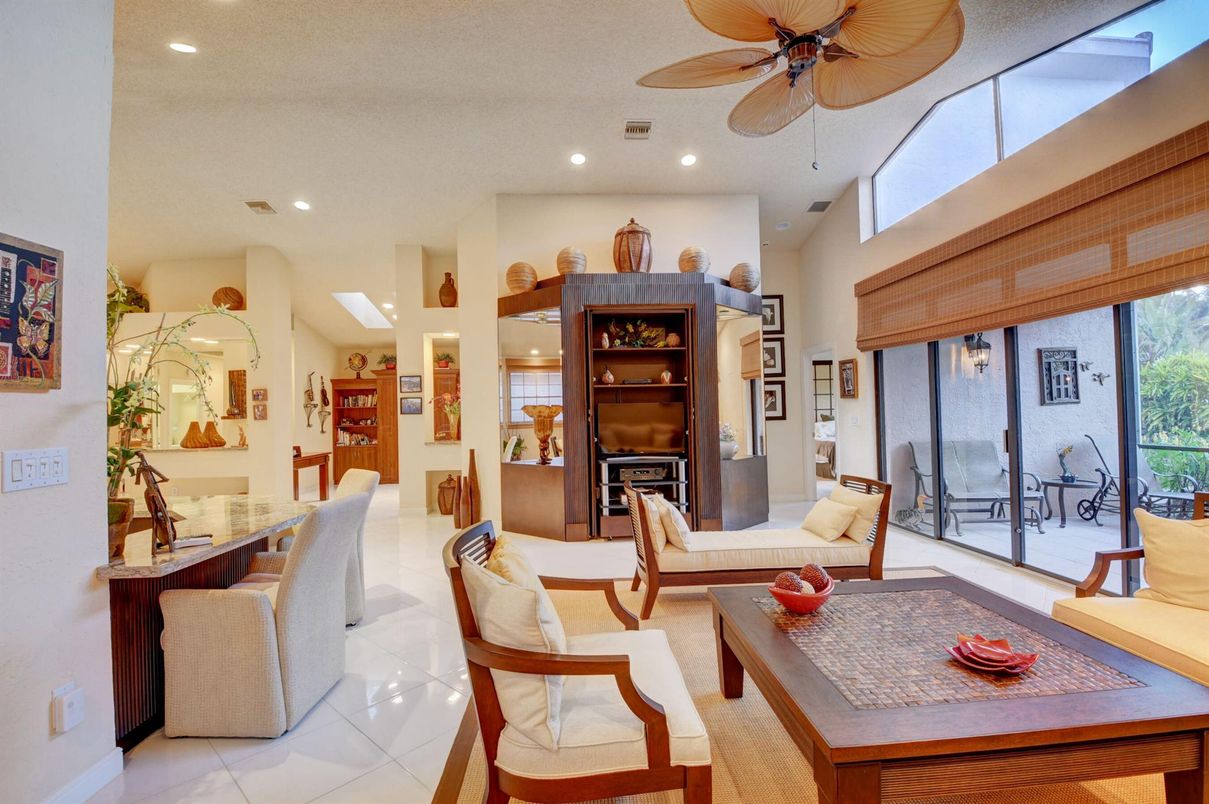 Dining room, Interior, Living room, Recessed Lighting