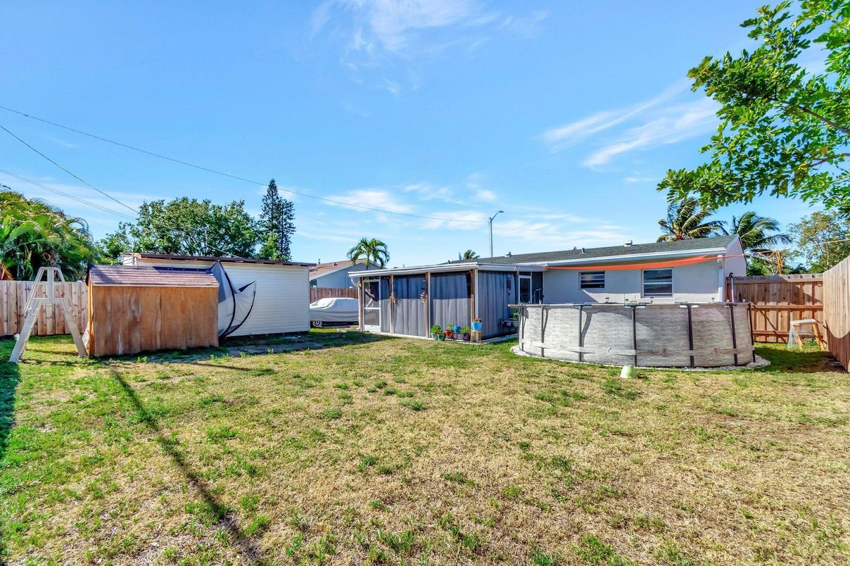 Backyard, Exterior