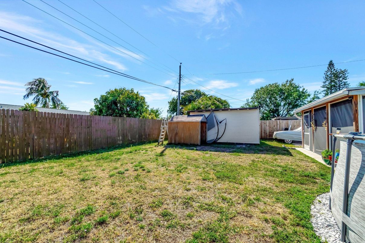 Backyard, Exterior
