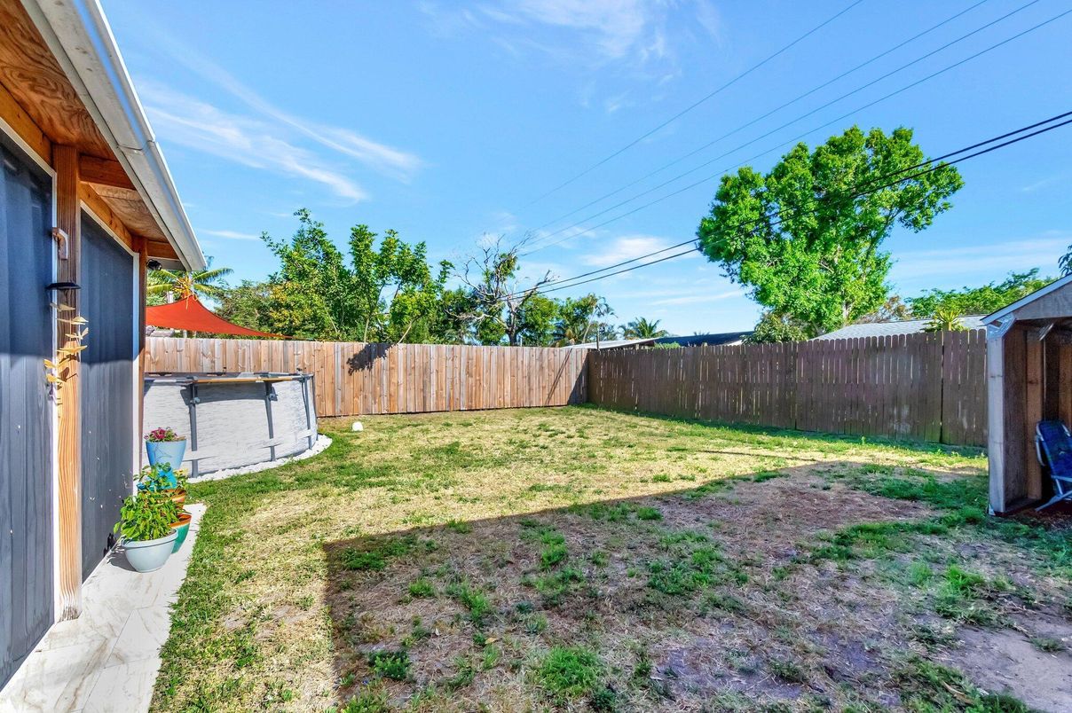 Backyard, Exterior