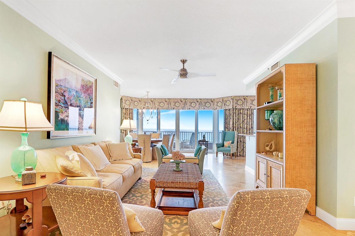 Interior, Living room, Water