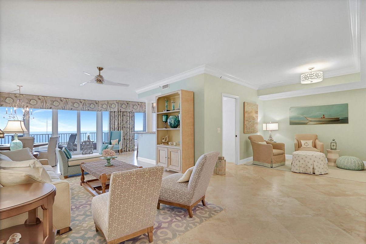 Interior, Living room, Water
