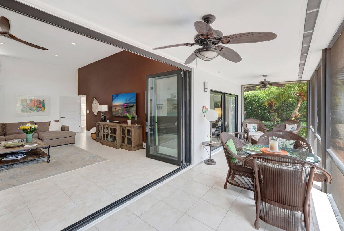 Dining room, Interior, Living room, Recessed Lighting