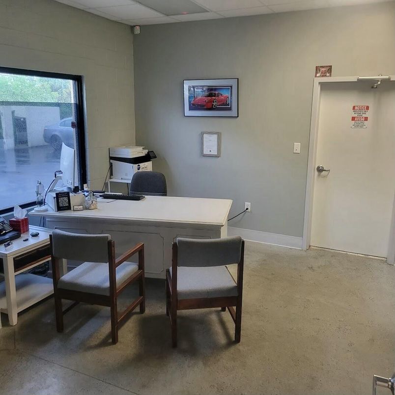 Home Office, Interior