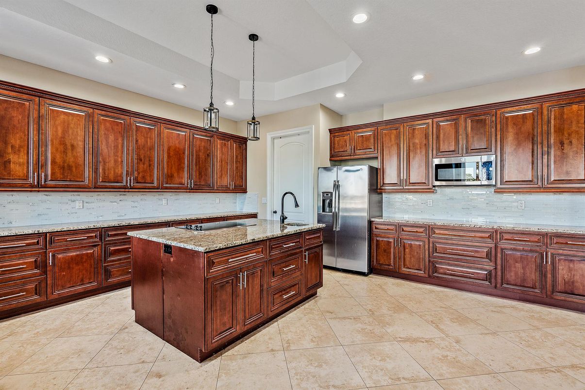 Interior, Kitchen, Pendant Lights, Recessed Lighting, Stainless Steel Appliances