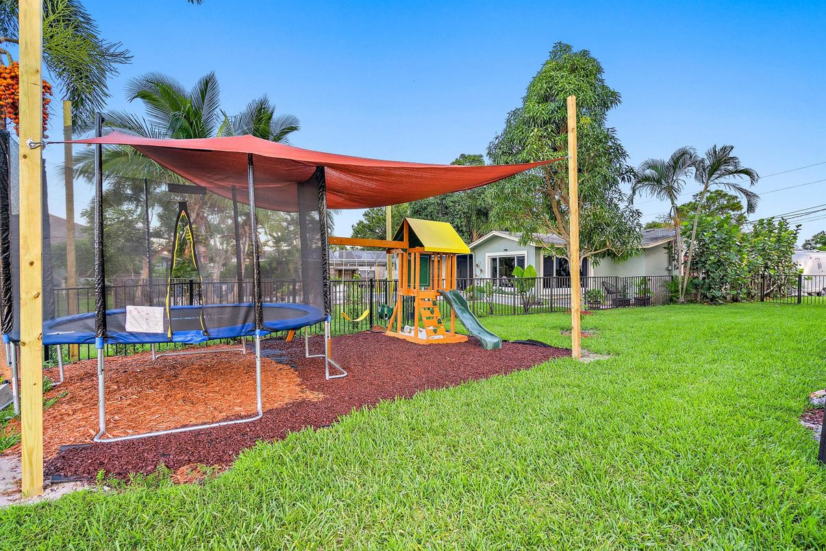 Backyard, Exterior, Playground