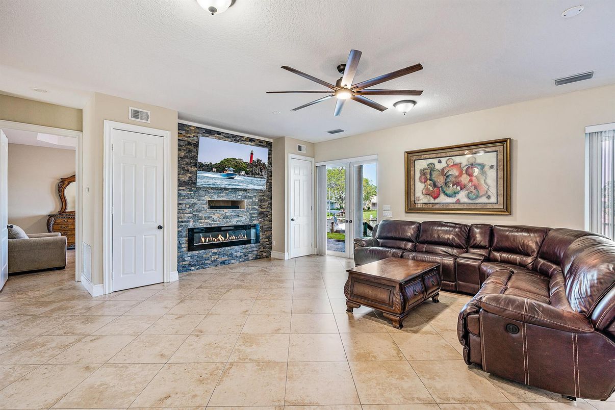 Fireplace, Interior, Living room