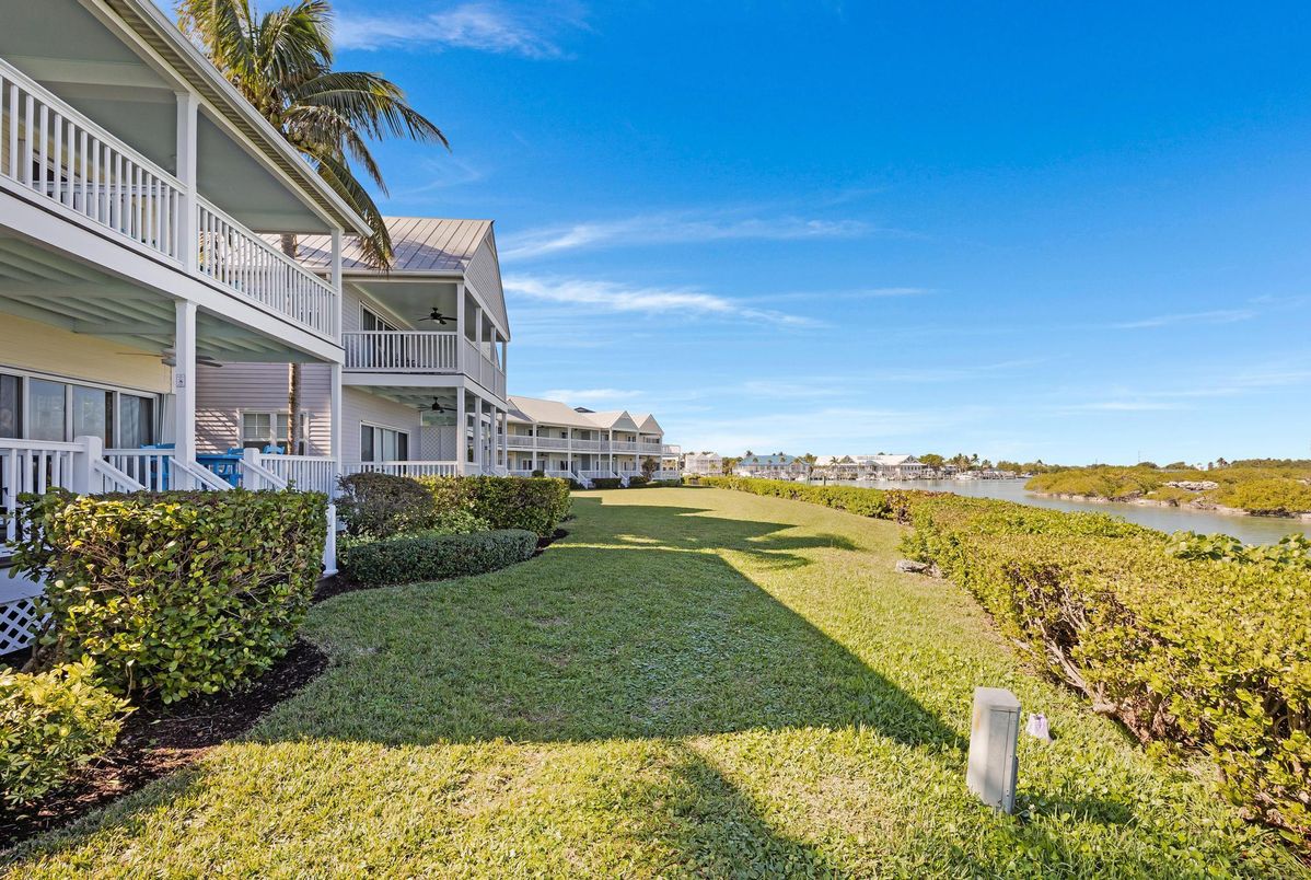 Backyard, Exterior, Water