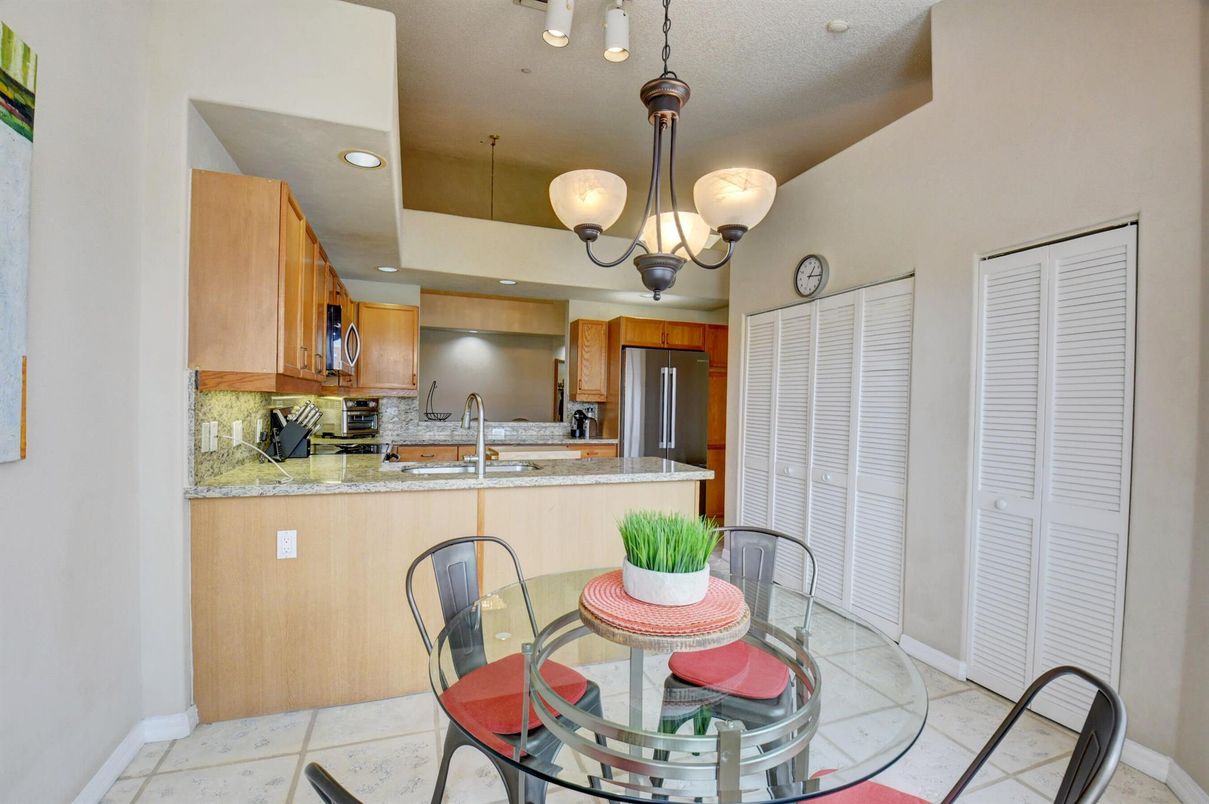 Chandelier, Dining room, Interior, Kitchen, Pendant Lights, Recessed Lighting, Stainless Steel Appliances