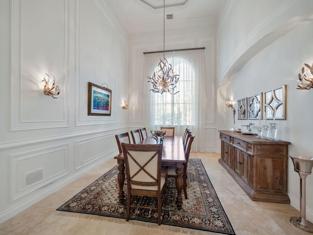 Chandelier, Dining room, Interior, Pendant Lights