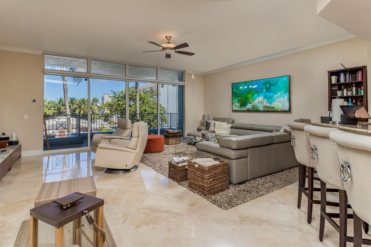 Interior, Living room, Water